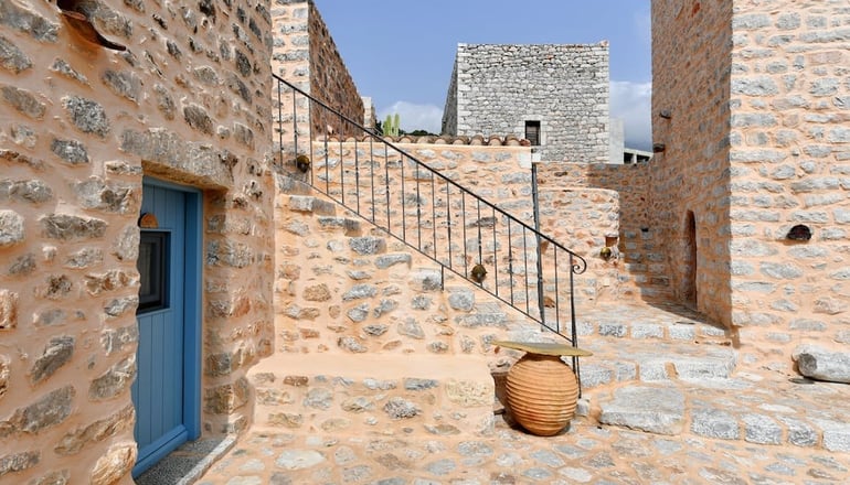 4* Lithos Stone Suites - Αρεόπολη, Μάνη