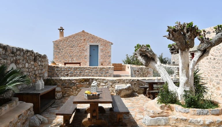 4* Lithos Stone Suites - Αρεόπολη, Μάνη