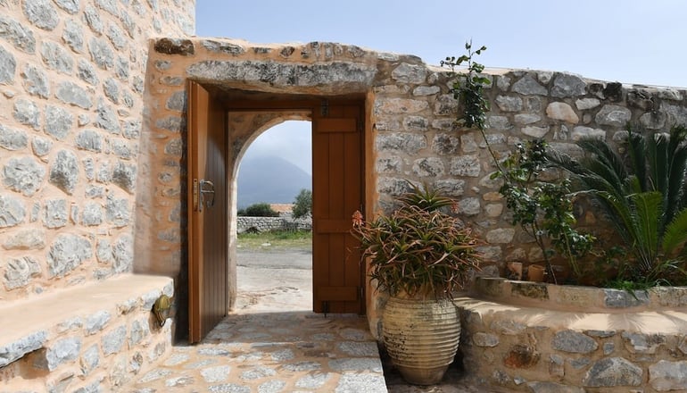 4* Lithos Stone Suites - Αρεόπολη, Μάνη