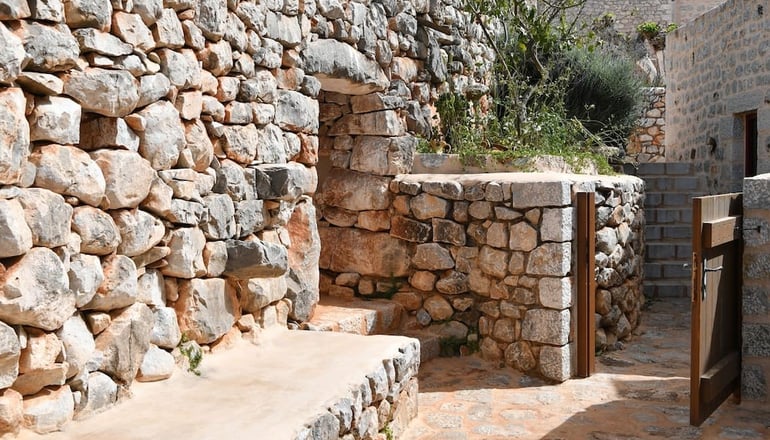 4* Lithos Stone Suites - Αρεόπολη, Μάνη