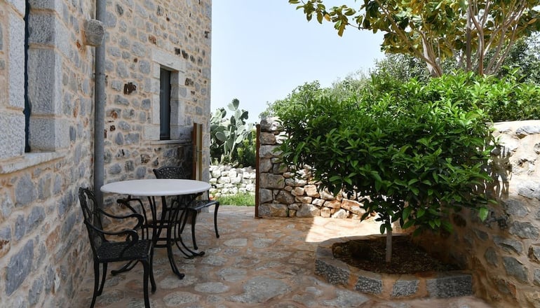 4* Lithos Stone Suites - Αρεόπολη, Μάνη