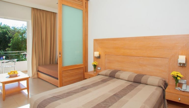 4* Louis Corcyra Gardens