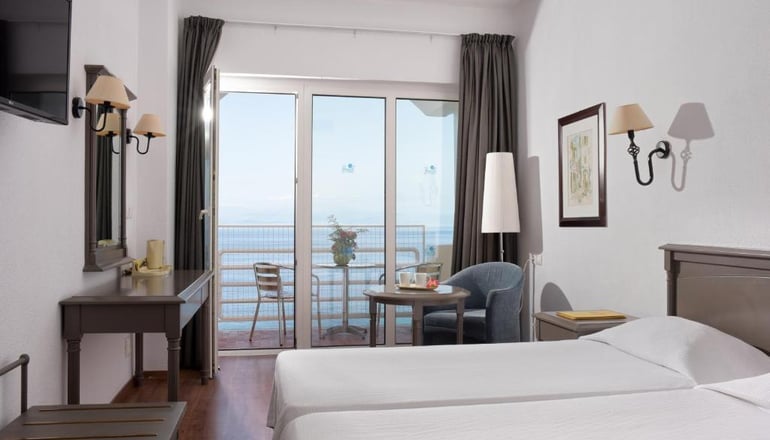 4* Louis Ionian Sun