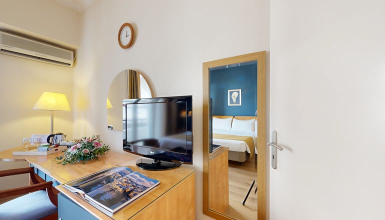 4* Lucy Hotel Chalkida