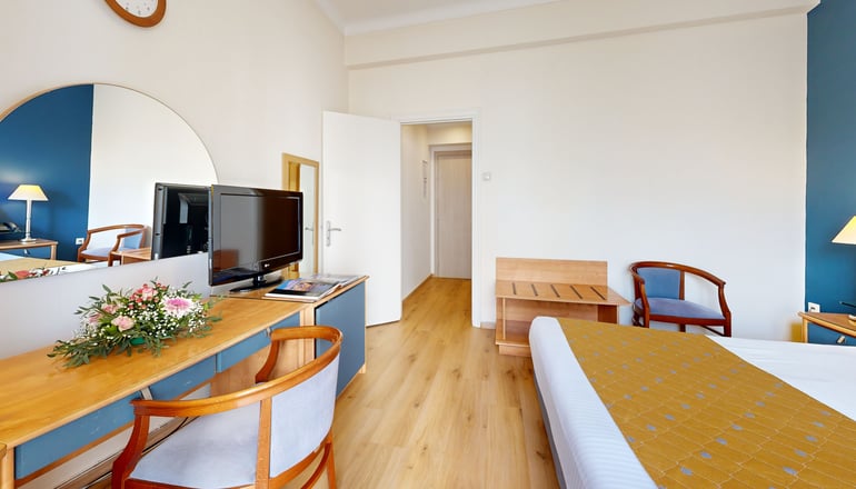 4* Lucy Hotel Chalkida