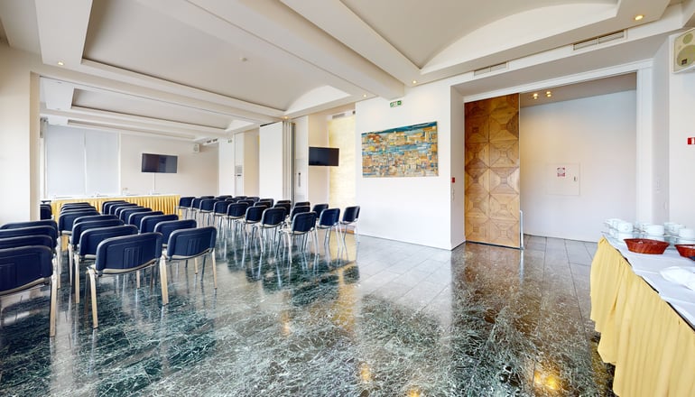 4* Lucy Hotel Chalkida