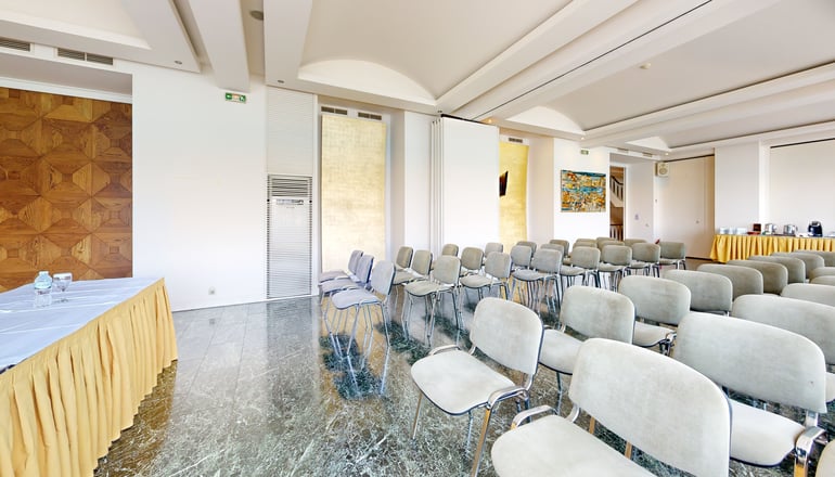 4* Lucy Hotel Chalkida