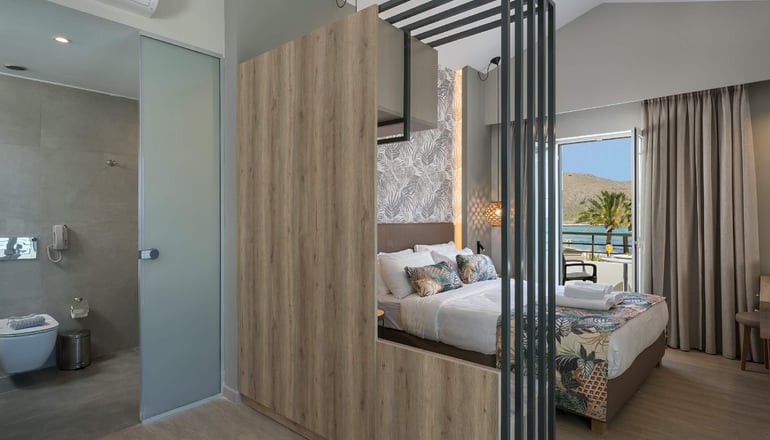 4* Mare Blue & Suites