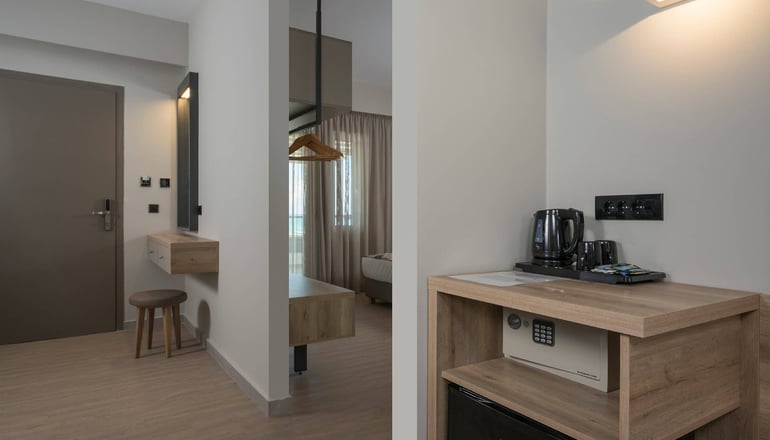 4* Mare Blue & Suites