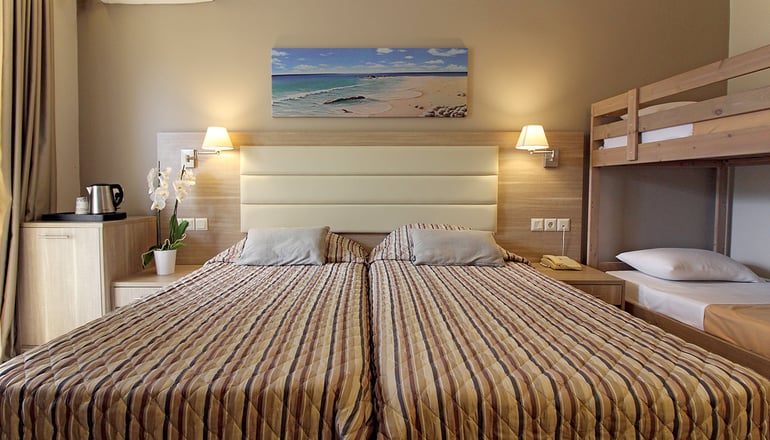 4* Mitsis Messonghi - Μωραϊτικα, Κέρκυρα