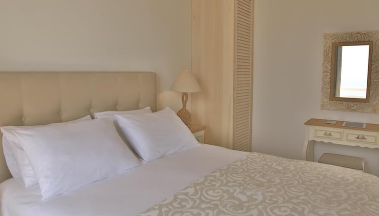 Theasis Luxury Suites