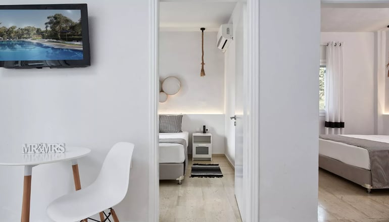 4* Mr & Mrs White Corfu - Αχαράβη, Κέρκυρα