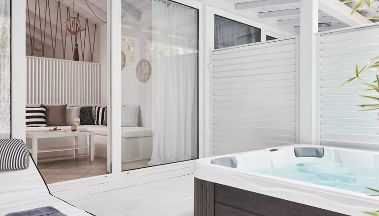 4* Mr & Mrs White Corfu