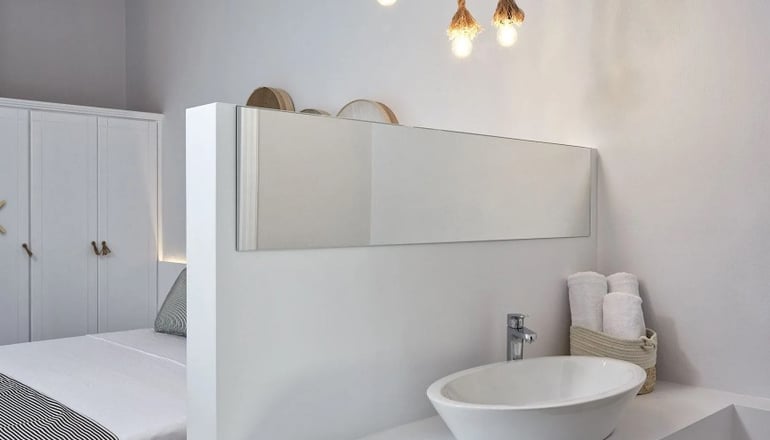 4* Mr & Mrs White Corfu