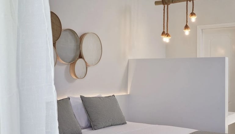 4* Mr & Mrs White Corfu