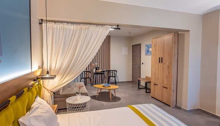4* Mythic Summer Hotel