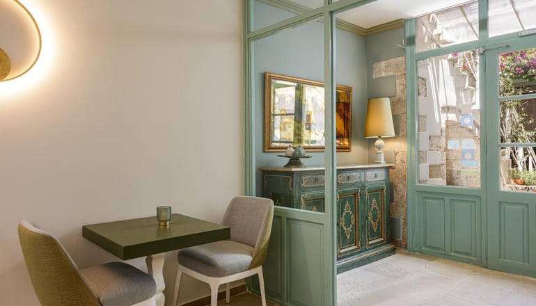 4* Mythos Suites Hotel