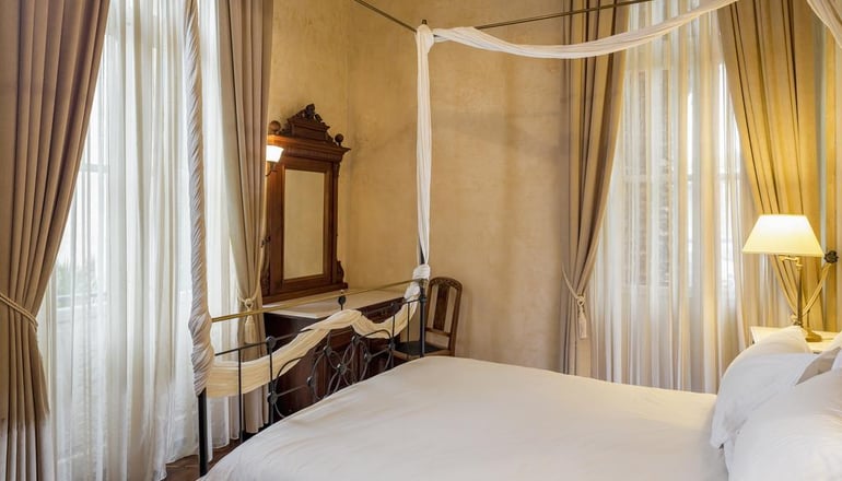 4* Nafsimedon Hotel