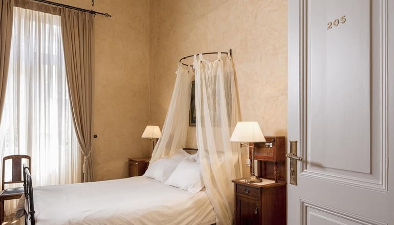 4* Nafsimedon Hotel