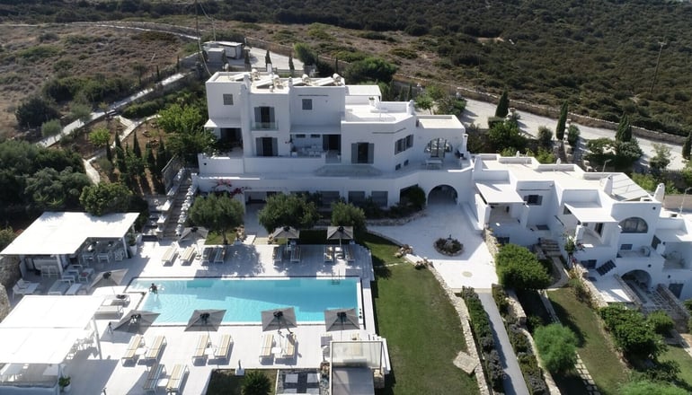 4* Naoussa Hills Boutique Resort