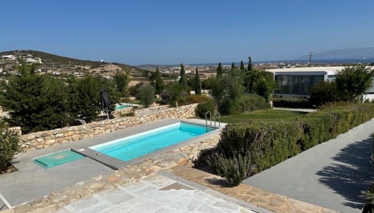 4* Naoussa Hills Boutique Resort
