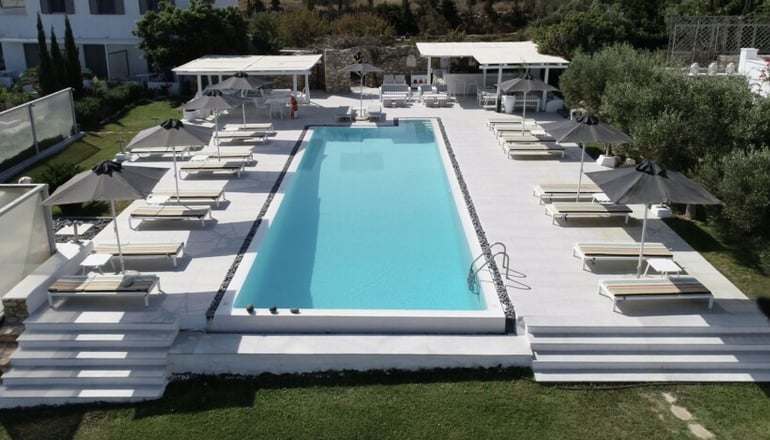 4* Naoussa Hills Boutique Resort
