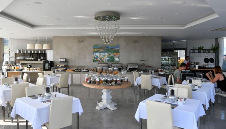 4* Naoussa Hills Boutique Resort