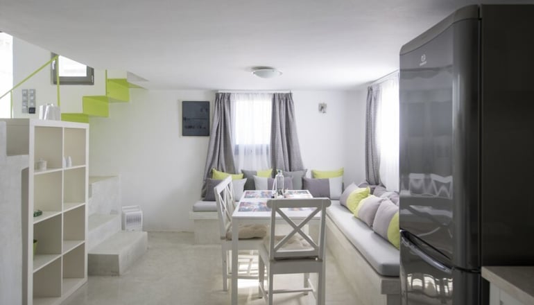 4* Naoussa Hills Boutique Resort