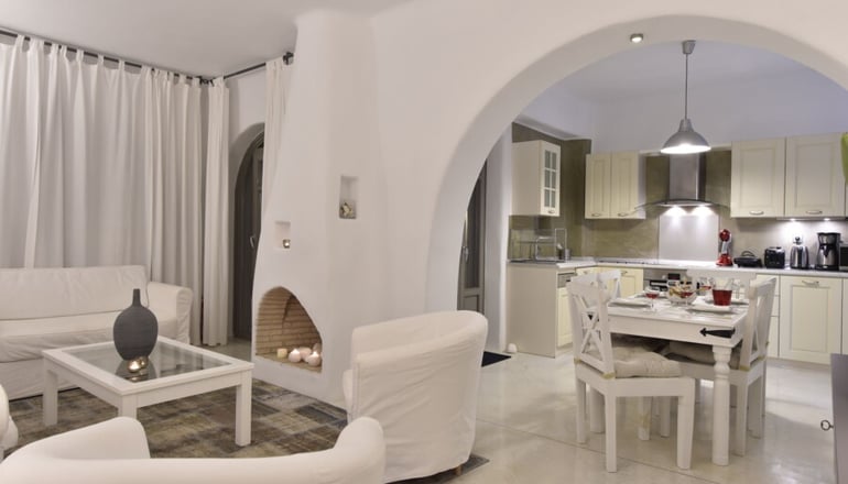 4* Naoussa Hills Boutique Resort