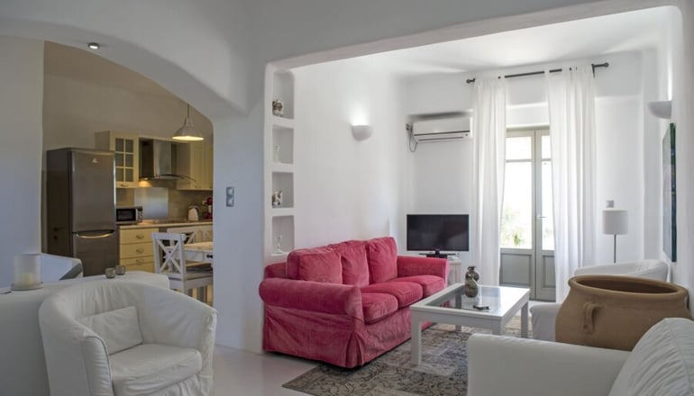 4* Naoussa Hills Boutique Resort
