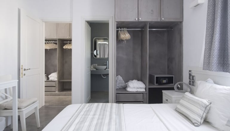 4* Naoussa Hills Boutique Resort