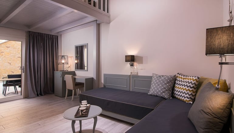 4* Neikos Luxury Suites - Χανιώτη, Χαλκιδική