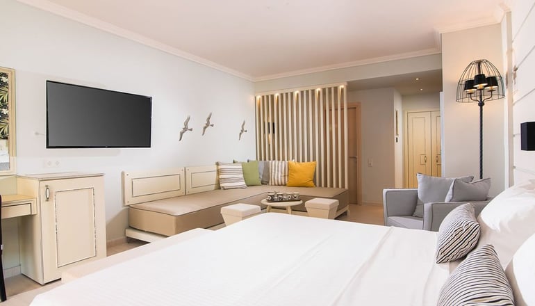4* Neikos Luxury Suites - Χανιώτη, Χαλκιδική