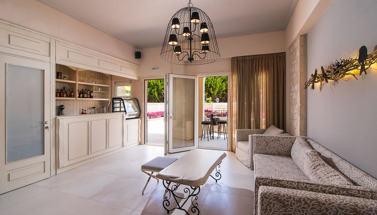 4* Neikos Luxury Suites - Χανιώτη, Χαλκιδική