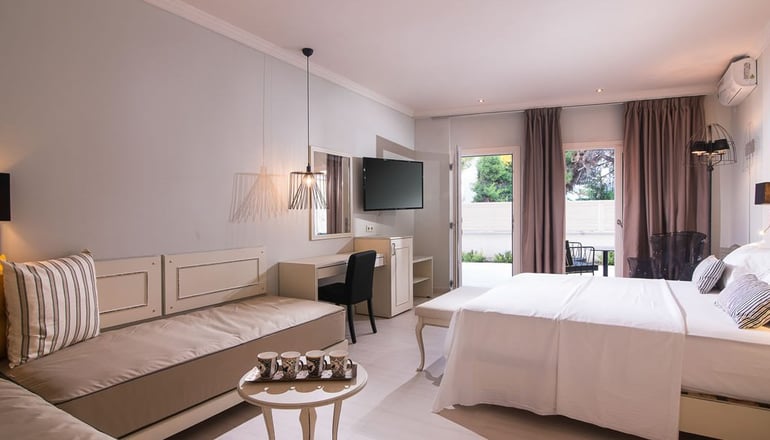 4* Neikos Luxury Suites - Χανιώτη, Χαλκιδική