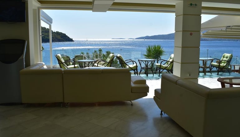4* New Aegli Hotel