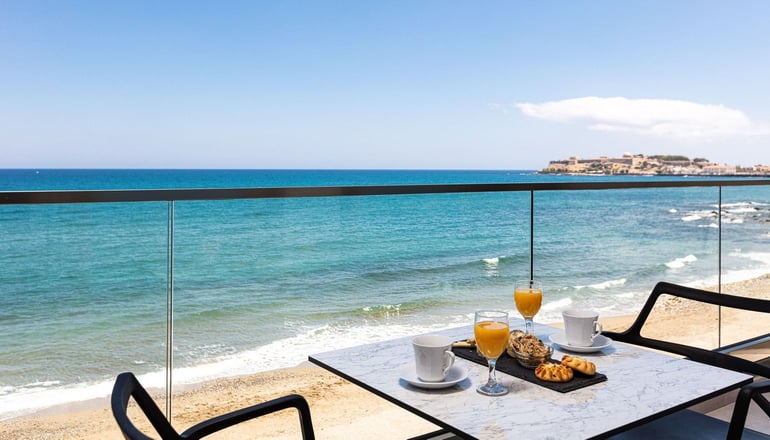 4* North Coast Seaside Suites