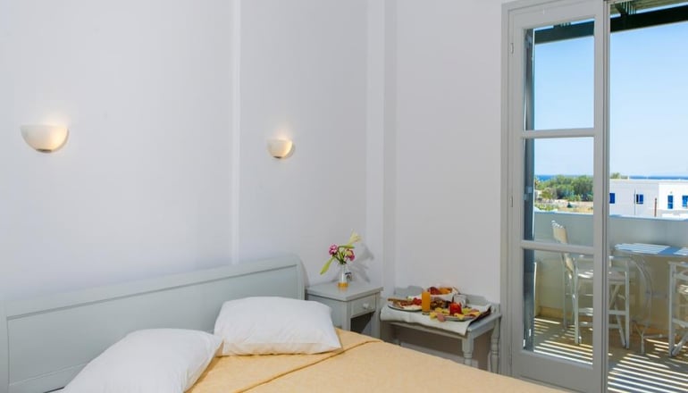 4* Okeanis Βeach