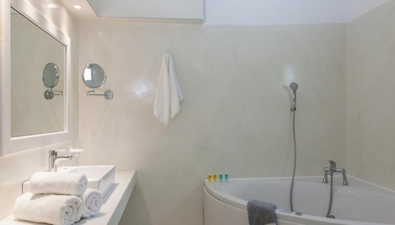 4* Okeanis Βeach