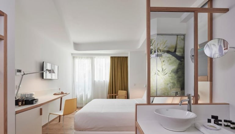 4* Olive Green Hotel