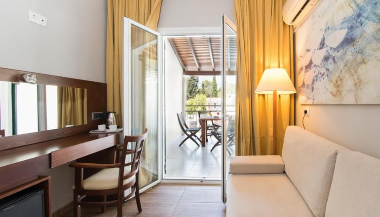 4* Opera Blue Hotel - Γουβιά, Κέρκυρα