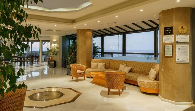 4* Pearl Beach