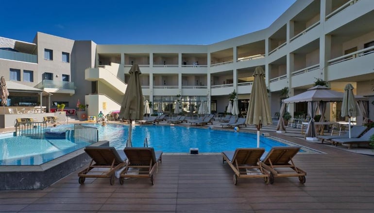 4* Pearl Beach