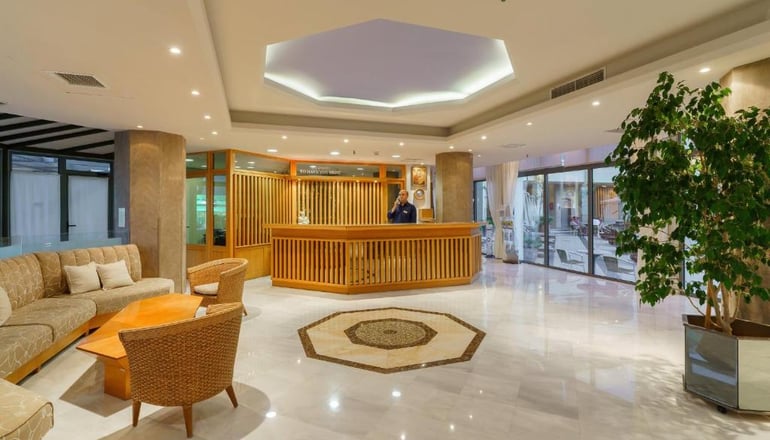4* Pearl Beach