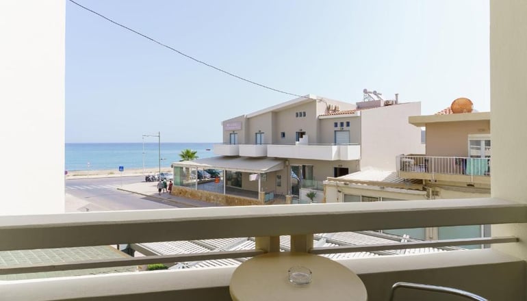 4* Pearl Beach