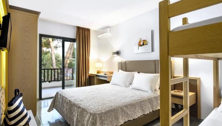 4* Philoxenia Hotel