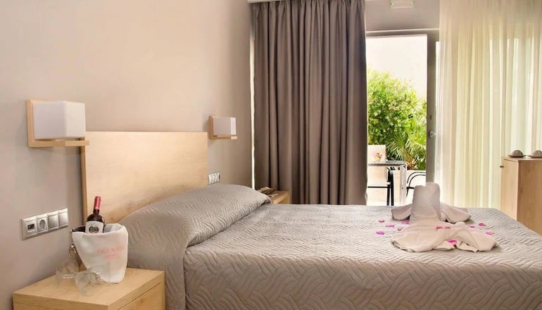 4* Resol Hotel (ex Liza Mary)