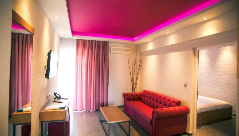 4* Royal Hotel and Suites