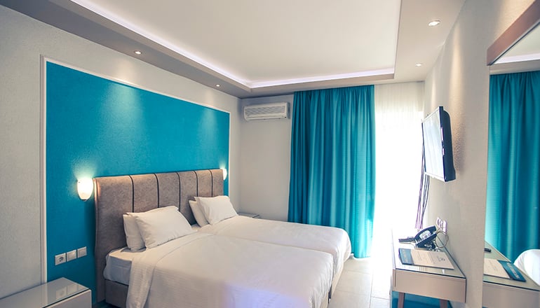 4* Royal Hotel and Suites