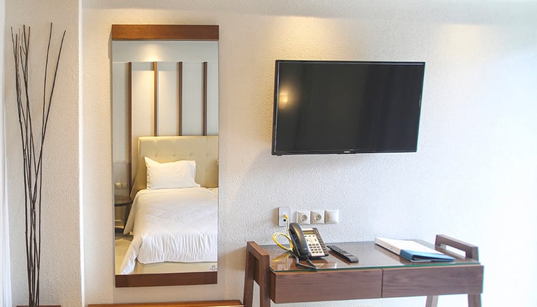 4* Royal Hotel and Suites